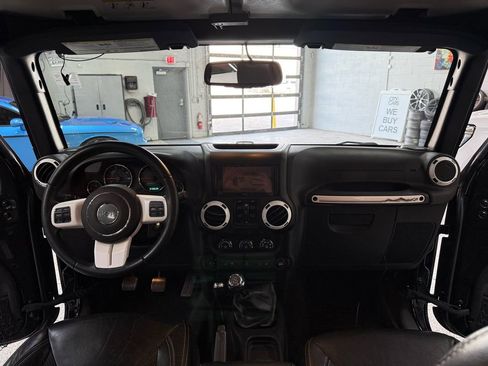 Used 2015 Jeep Wrangler Unlimited Sahara w/ Quic Order Package 23X image 26