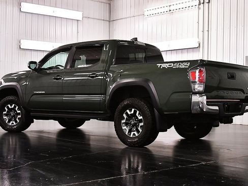 Used 2021 Toyota Tacoma TRD Off-Road image 5