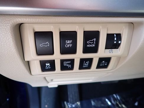 Used 2016 Subaru Outback 3.6R Limited AWD/4WD image 16