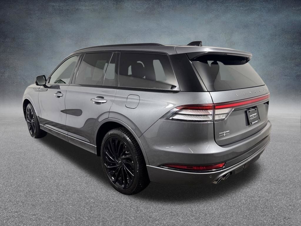 Certified 2025 Lincoln Aviator Reserve w/ Jet Appearance Package AWD/4WD image 4