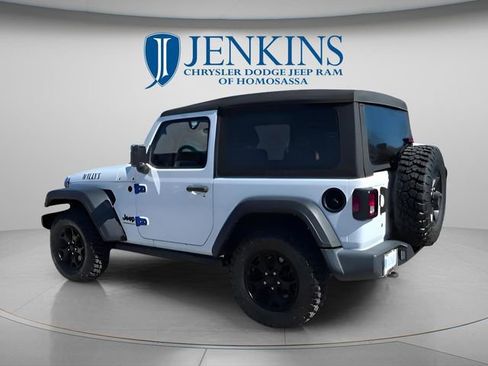 Certified 2022 Jeep Wrangler Sport AWD/4WD image 7
