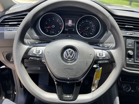 Used 2019 Volkswagen Tiguan S FWD image 16