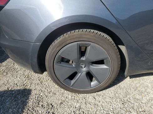 Used 2023 Tesla Model 3 Standard Range RWD image 5
