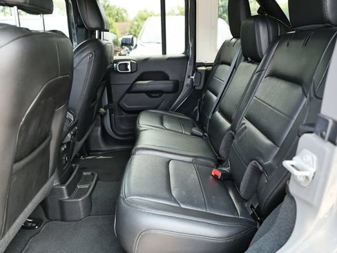 Used 2022 Jeep Wrangler Unlimited Sahara AWD/4WD image 27