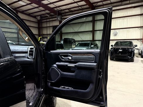 Used 2019 RAM 1500 Laramie AWD/4WD image 24