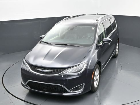 Used 2019 Chrysler Pacifica Touring-L Plus w/ Advanced Safetytec Group FWD image 27