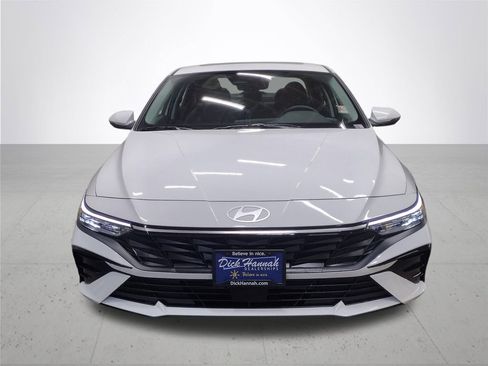 New 2026 Hyundai Elantra Limited image 3