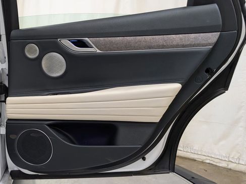 Used 2024 Genesis G80 image 20