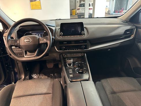 Used 2025 Nissan Rogue SV FWD image 34