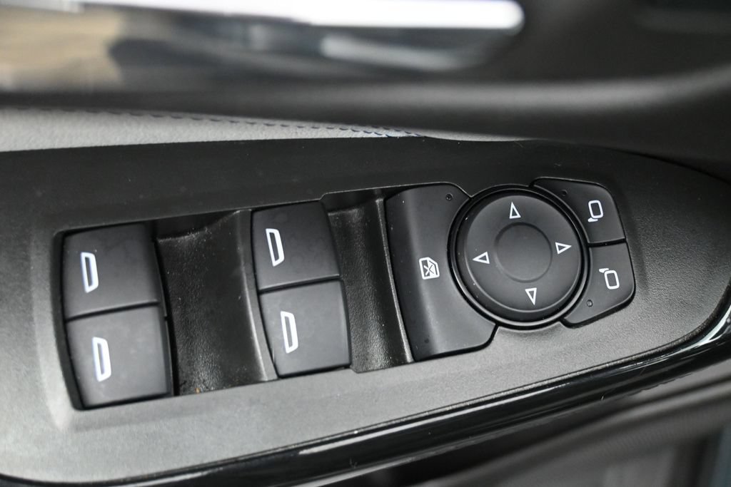 Used 2025 Chevrolet Trax LT FWD image 11