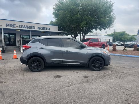Used 2020 Nissan Kicks SR w/ Exterior Package image 2