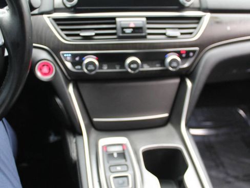 Used 2018 Honda Accord Touring image 31