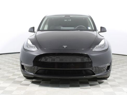 Used 2023 Tesla Model Y Performance image 2