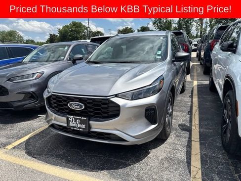 Used 2024 Ford Escape ST-Line w/ Tech Pack #1 FWD image 2