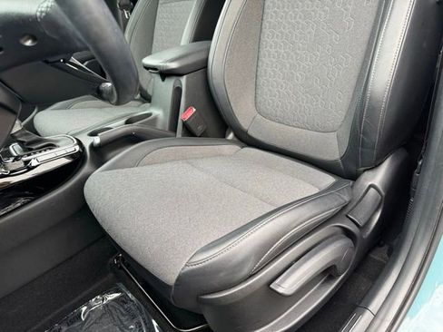 Used 2024 Kia Seltos S AWD/4WD image 5