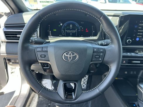 Used 2025 Toyota Camry SE FWD image 24