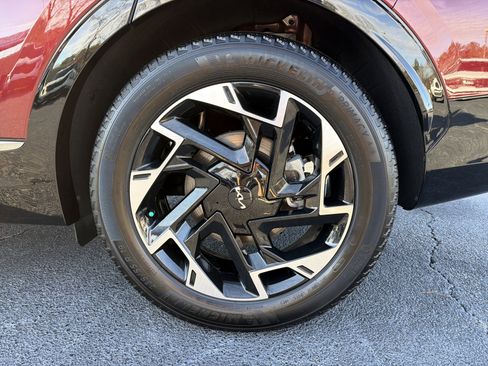 Used 2025 Kia Sportage SX image 20