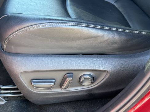 Used 2020 Toyota RAV4 XLE Premium image 27