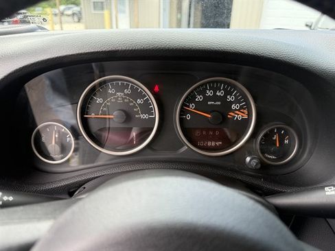 Used 2016 Jeep Wrangler Unlimited Sahara AWD/4WD image 12