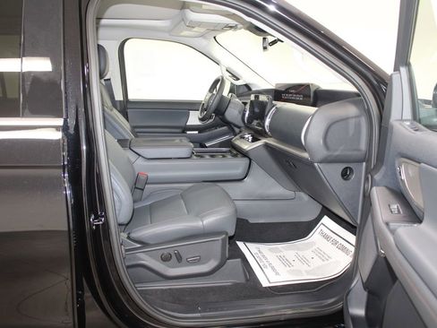 New 2025 Ford Expedition Max Active image 31