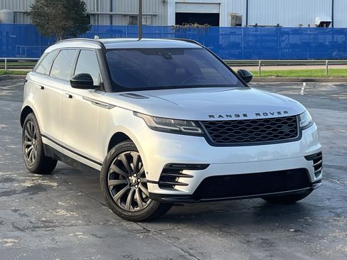 Used 2018 Land Rover Range Rover Velar R-Dynamic SE AWD/4WD image 3