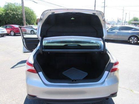 Used 2018 Toyota Camry LE FWD image 42