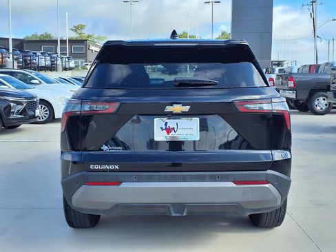 Used 2025 Chevrolet Equinox LT FWD image 7