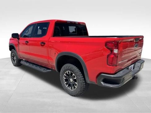 Used 2024 Chevrolet Silverado 1500 ZR2 w/ Technology Package AWD/4WD image 3