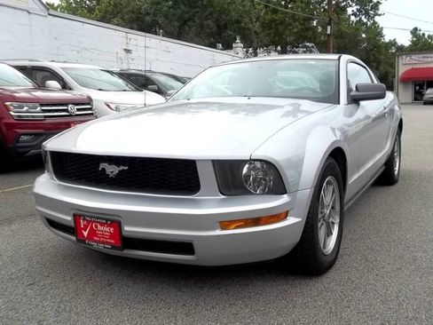 Used 2005 Ford Mustang Premium image 1