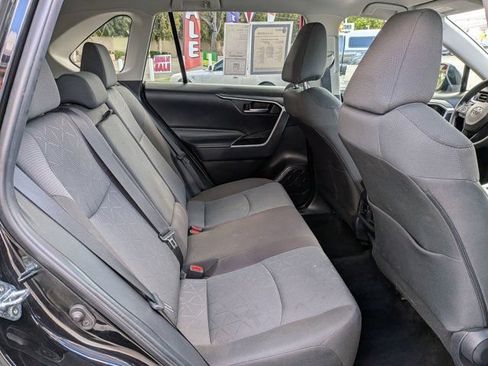 Used 2025 Toyota RAV4 XLE AWD/4WD image 7