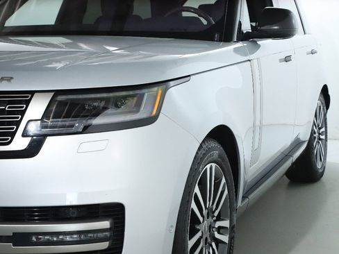 Used 2023 Land Rover Range Rover SE image 13