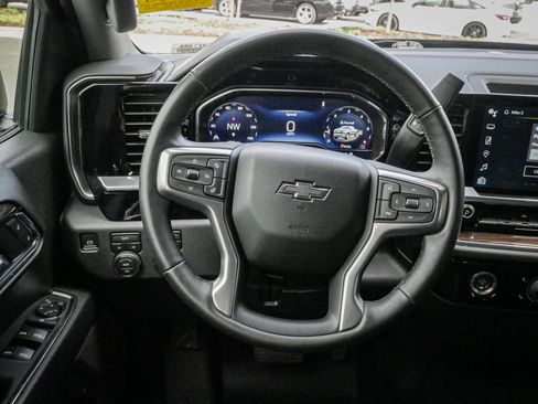Used 2024 Chevrolet Silverado 1500 RST AWD/4WD image 18