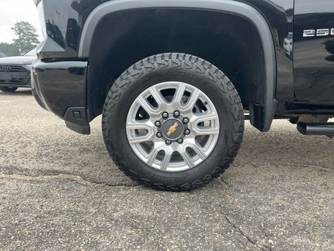 Used 2024 Chevrolet Silverado 2500 Custom w/ Custom Value Package image 32