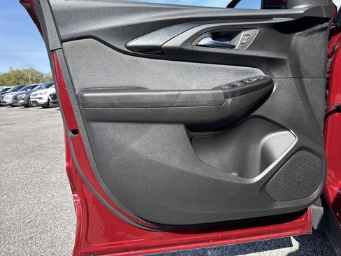 Used 2022 Chevrolet TrailBlazer LT w/ Convenience Package image 13