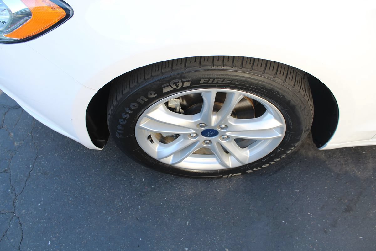 Used 2018 Ford Fusion SE FWD image 11