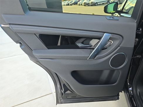 Used 2023 Land Rover Discovery Sport S image 16