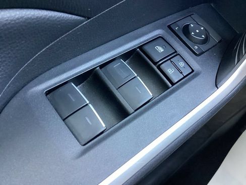 Used 2025 Toyota RAV4 XLE AWD/4WD image 21