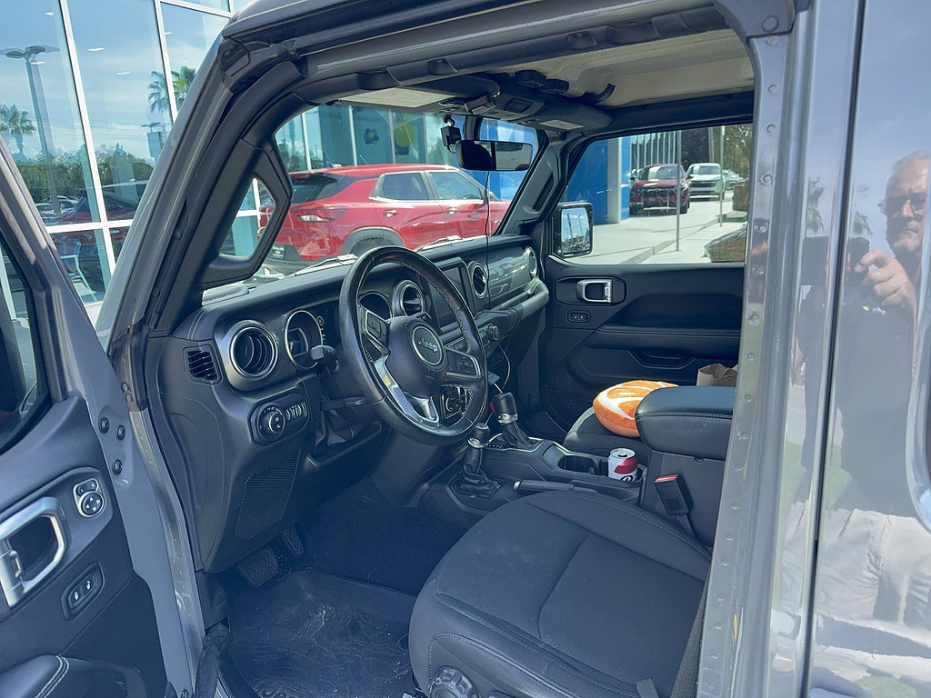 Used 2022 Jeep Gladiator Overland w/ LED Lighting Group AWD/4WD image 62