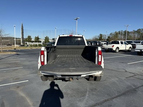 Certified 2022 Ford F450 Platinum w/ FX4 Off-Road Package image 7