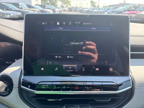 Used 2026 Jeep Compass Limited AWD/4WD image 17