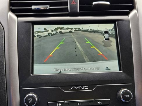 Used 2020 Ford Fusion SE image 20