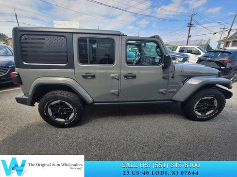 Used 2018 Jeep Wrangler Unlimited Sahara AWD/4WD image 8