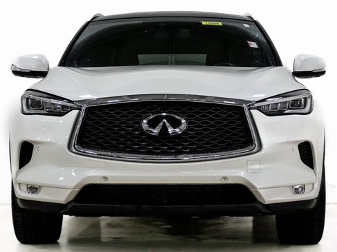 Used 2019 INFINITI QX50 Essential w/ Sensory Package image 2
