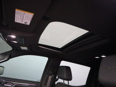 Used 2024 GMC Sierra 1500 AT4 w/ Technology Package image 29