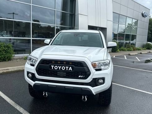 Used 2023 Toyota Tacoma 4x4 Double Cab image 2