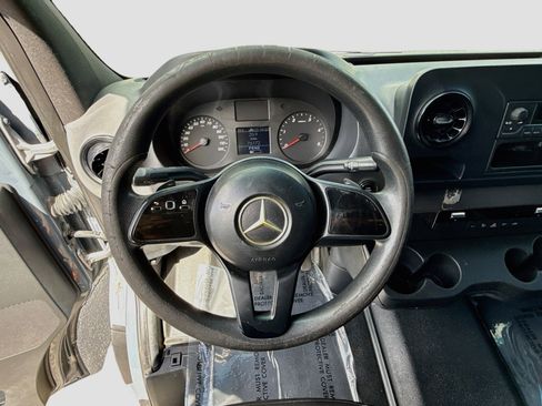 Used 2019 Mercedes-Benz Sprinter 144 image 13