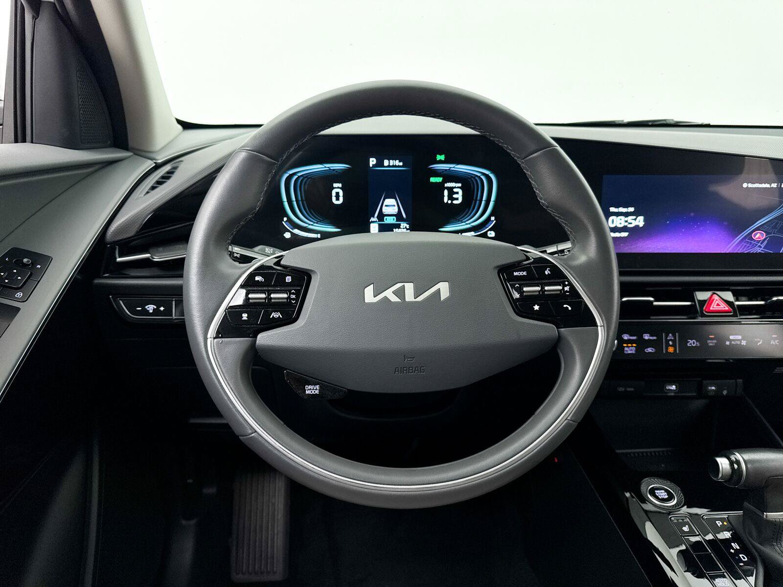 Used 2025 Kia Niro EX FWD image 4