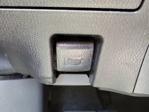 Used 2023 Toyota Camry SE FWD image 14