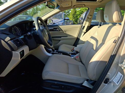 Used 2017 Honda Accord EX-L image 14