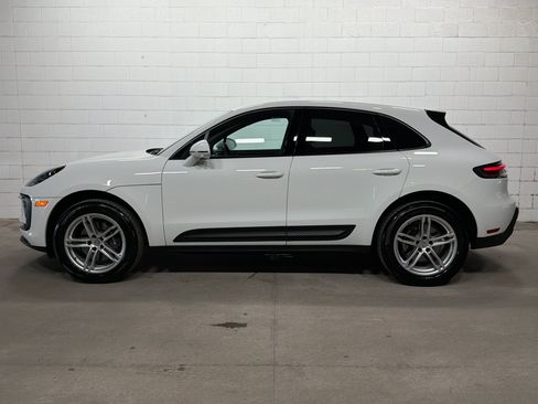 Certified 2026 Porsche Macan AWD/4WD image 2